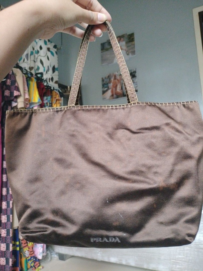 Prada Milano (Category: Luxury Bags & Wallets) located in Buenavista. Submitted by yasi11 (Listing ID 1415457869, Image 1). Description: .