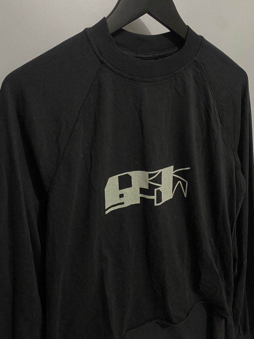rick owens drkshdw vega is tee (AUTHENTIC) (Category: Tshirts & Polo Shirts ) located in Angeles City. Submitted by utmost.corner.store (Listing ID 1415564594, Image 2). Description: Brand:rick owens Size: large Condition: 9/10 Dimension: 22 width / 24 front length / 28 back length Price: 7000 Issue: non No return no exchange Shipping courier via J&T express Mode of payment thru -bpi -maya wallet Thank you ✌🏼❤️.