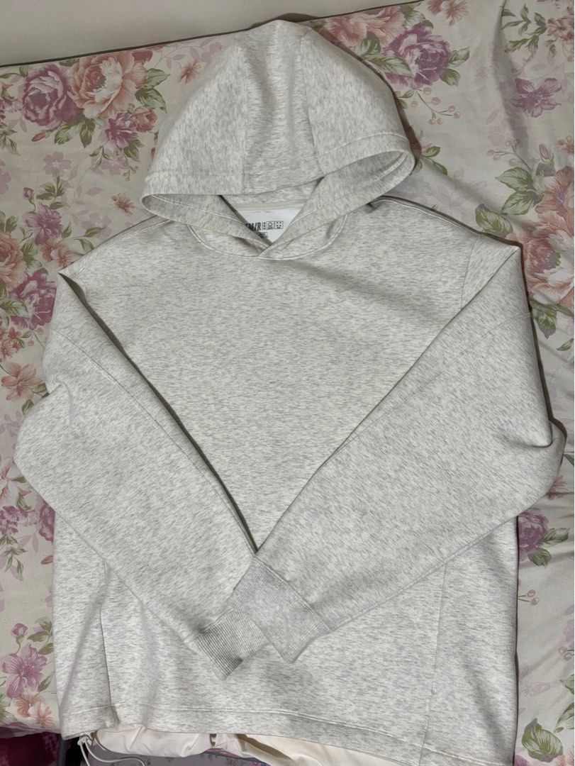 SEMIR Acid Gray Hoodie Large (Category: Hoodies) located in Manila. Submitted by calevrs (Listing ID 1415488681, Image 3). Description: SEMIR Acid Gray Hoodie (L) WORN ONCE, LIKE NEW bought in Shanghai China for 299 yuan (2,550 php) this January (2026) selling for 2k only.