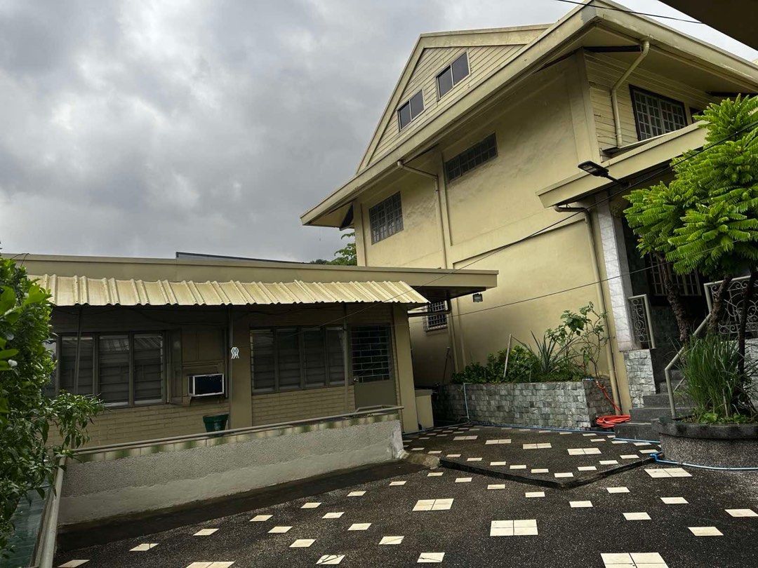 St. Ignatius House beside Whiteplains (Category: House & Lot) located in Taguig. Submitted by brokerhanstaneo_09178038728 (Listing ID 1415447104, Image 1). Description: St. Ignatius House for Sale St Ignatius Village QC Near Ateneo, Flat, not perimeter Clean title, wide frontage La :606 sqm facing East P120M .