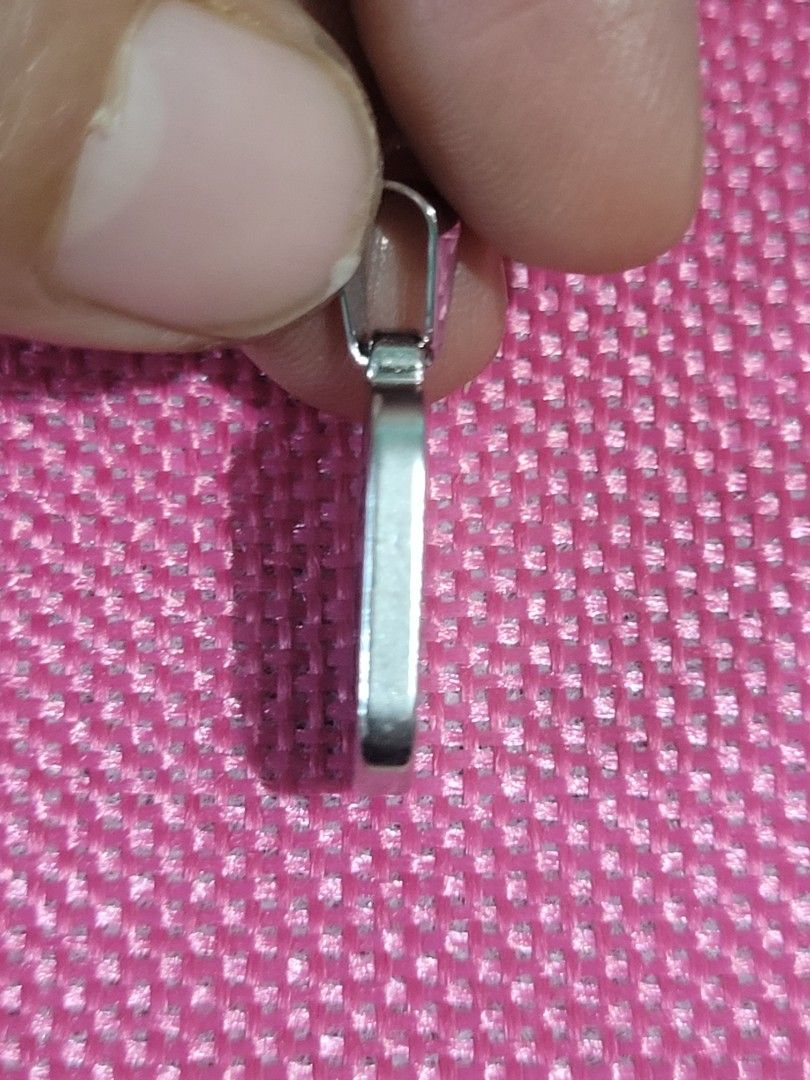STAINLESS SILVER BLACK CROSS PENDANT (Category: Necklaces) located in Taguig. Submitted by roumie (Listing ID 1415590374, Image 3). Description: STAINLESS SILVER BLACK CROSS PENDANT brand new and sealed what you is what you get made of solid stainless non tarnish and non fade with free velvet pouch.