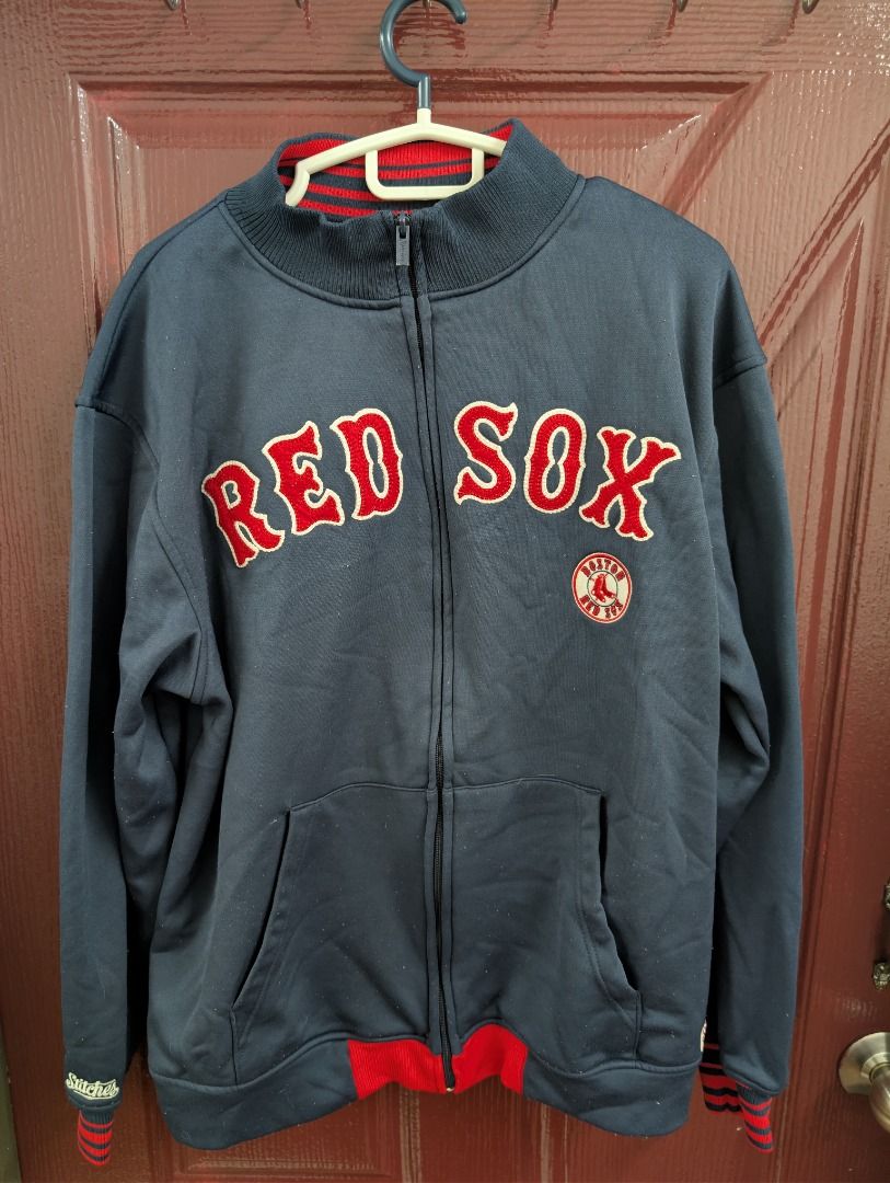 Track Jacket (Category: Coats, Jackets and Outerwear) located in Kuala Kangsar. Submitted by bundlethechorr (Listing ID 1415452273, Image 1). Description: Jacket untuk dijual Pit 25/Labuh 28 Condition 9/10 Sesuai digunakan untuk OOTD Harga tidak termasuk postage(RM8) Harga boleh dirunding.
