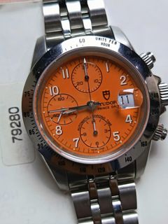 （分類：）位於 。 由 YuVintageWatches 提交（商品編號 1415548914，圖片 1）。簡介： 。