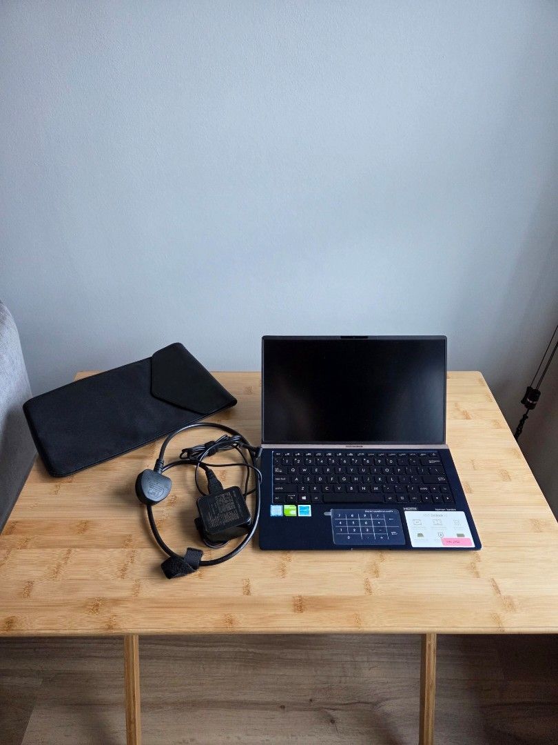 UX333F ASUS Laptop