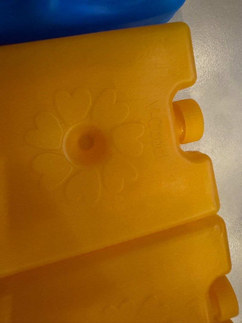 V-Coool reusable ice packs (Category: Breastfeeding & Bottle Feeding) located in Cebu City. Submitted by happyheartcebu (Listing ID 1415530539, Image 3). Description: No gel inside. But can still use water to freeze. .