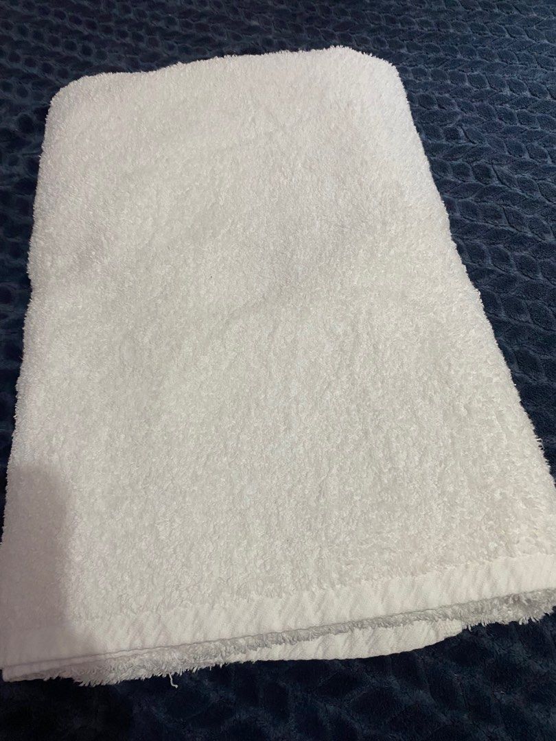 White Bath/Beach Towel (Category: Bath) located in Quezon City. Submitted by hausofprelove (Listing ID 1415433153, Image 1). Description: From Balikbayan box Color rate 10/10 70 x 36 inches .