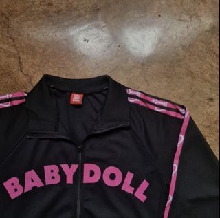 (Category: ) located in . Submitted by urprettyy_boy (Listing ID 1415471920, Image 1). Description: .