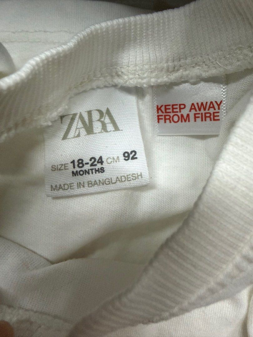 Zara Gerber white shirt (Category: Babies & Kids Fashion) located in Manila. Submitted by thekidshop (Listing ID 1415564555, Image 2). Description: Size 2T 18-24.