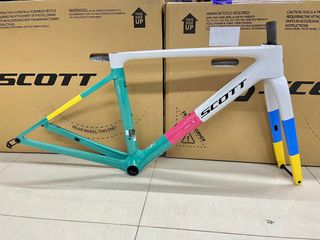 （分類：）位於 。 由 LockOnBike 提交（商品編號 1415706672，圖片 1）。簡介： 。
