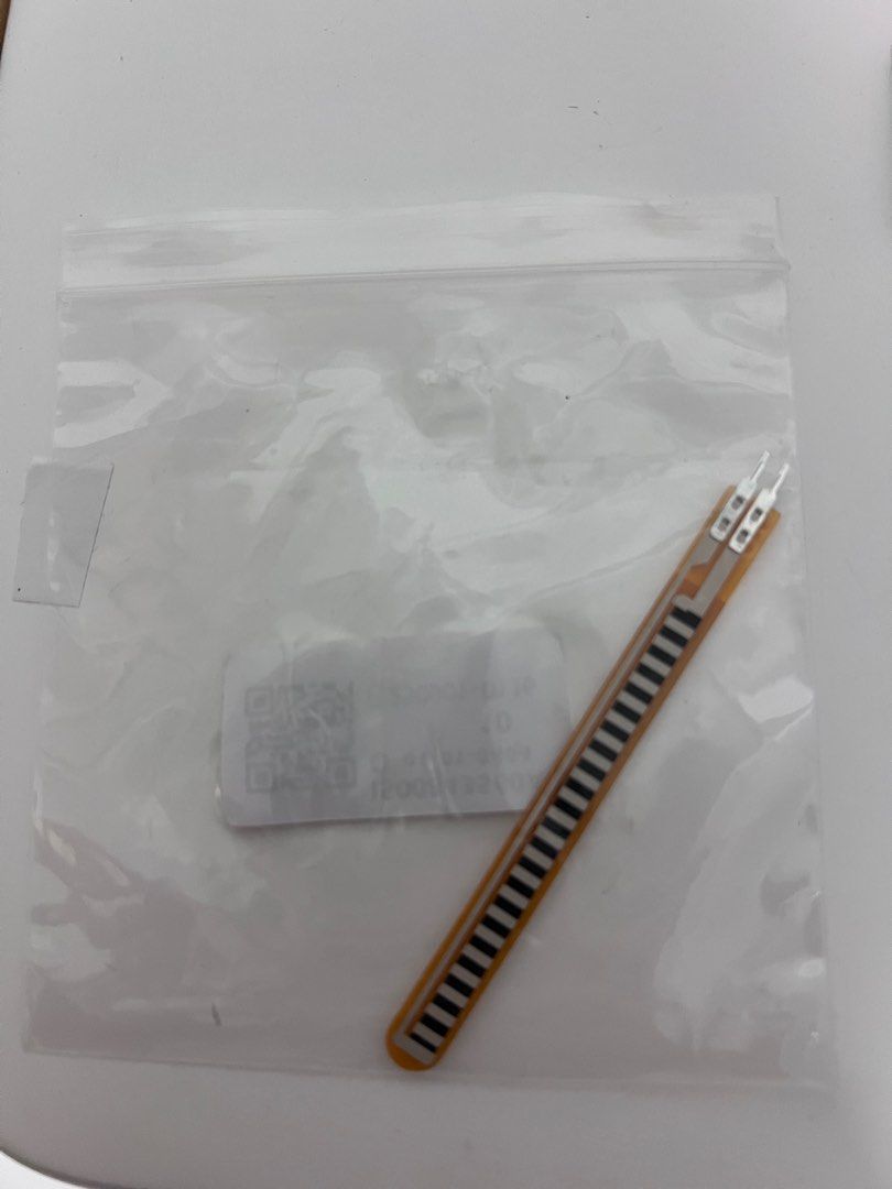 2.2” Flex Sensor (Category: Other Accessories) located in Singapore. Submitted by hwwern (Listing ID 1415782890, Image 1). Description: .