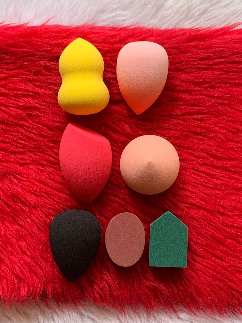 7pc. Assorted Make Up Sponges with Bottle (Category: Makeup) located in Quezon City. Submitted by jaianaapura (Listing ID 1415646230, Image 2). Description: .