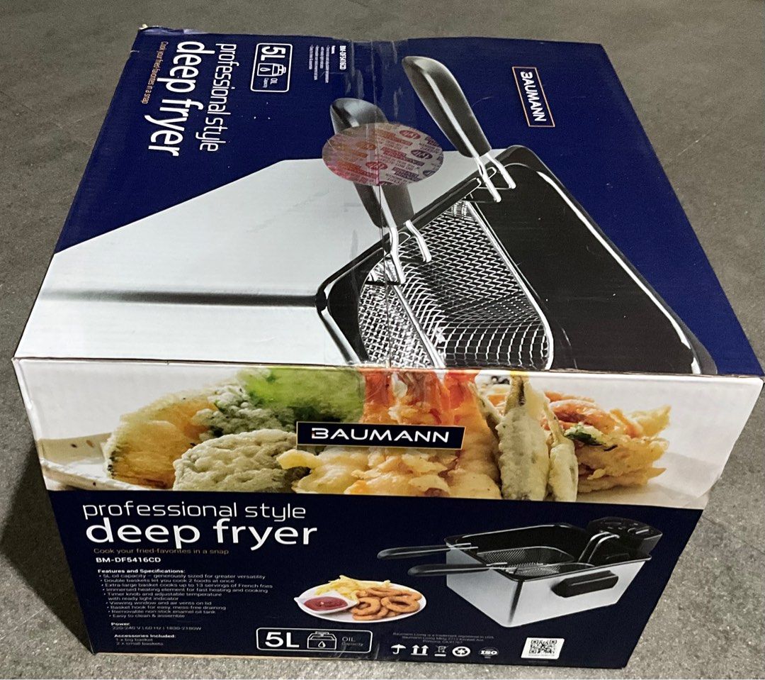 Baumann Professional Style Deep Fryer 5L (Category: Fryers) located in Makati City. Submitted by bastetandfriends (Listing ID 1415724360, Image 2). Description: Baumann Professional Style Deep Fryer with 5L oil capacity. Features timer and adjustable temperature control, air vents, and a viewing window. Includes 1 big basket and 2 small baskets. Detachable lid with air vents for safe and splatter-free frying. Cook your favorite fried foods with e