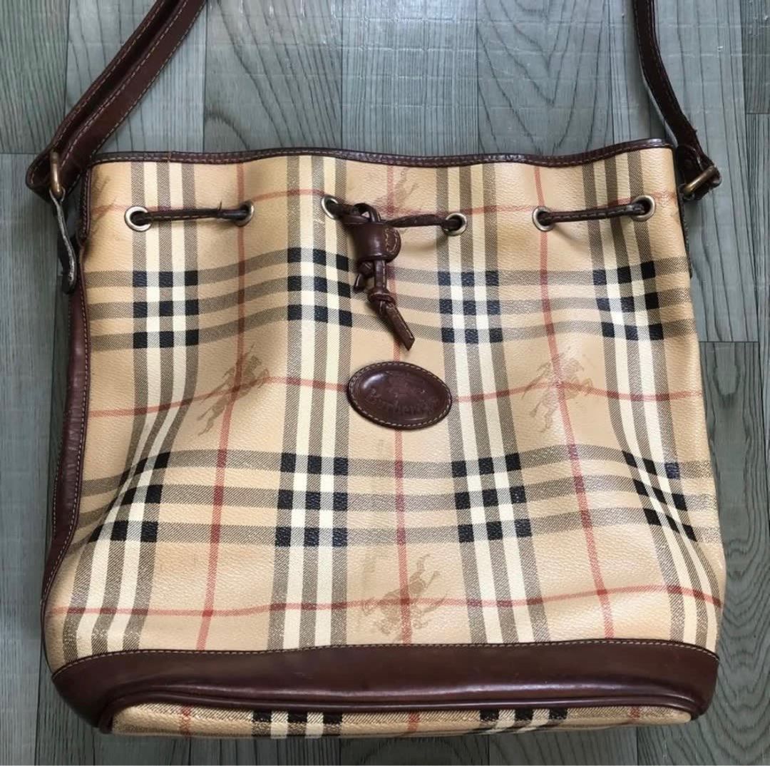 Burberry Bucket Bag (Category: Luxury Bags & Wallets) located in San Fernando. Submitted by sandyayvii (Listing ID 1415725877, Image 3). Description: minimal flaws as seen in the pics with normal signs of use swipe for the details.