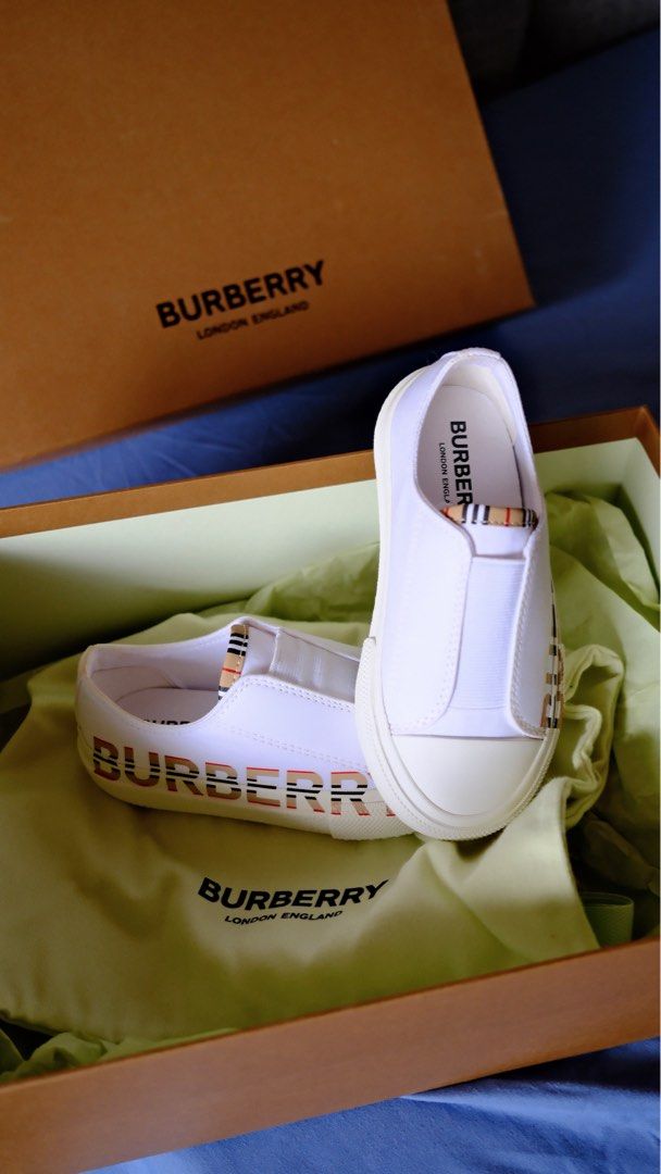 Burberry Kid’s Low Top Sneakers (Category: Sneakers) located in Manila. Submitted by decluttuhhh (Listing ID 1415651094, Image 2). Description: Burberry Kid’s Lowtop sneakers Authentic bought it from Saks Fifth (still have the receipt) Unisex for kids Complete with box and dustbags 8,500.