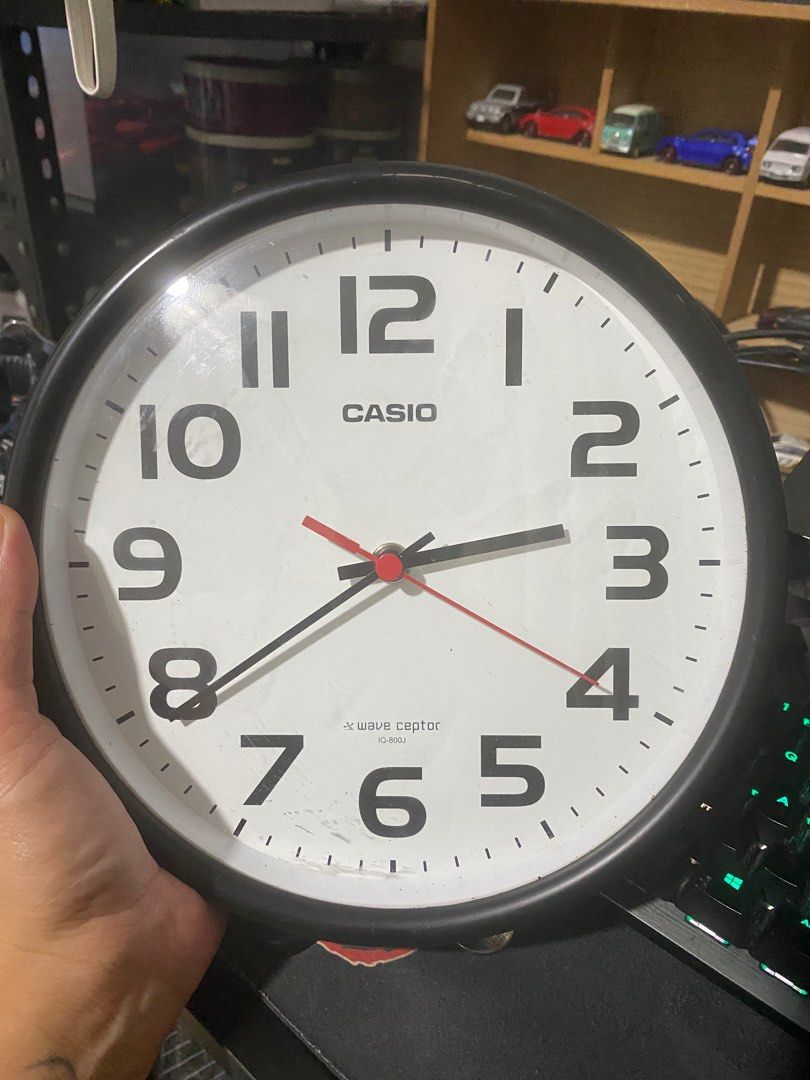 Casio Wave Ceptor IQ800J (Category: Clocks) located in Manila. Submitted by avrilarqu43176 (Listing ID 1415810454, Image 2). Description: Casio Wall Clock Working with Wave Ceptor.