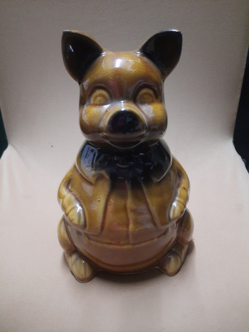 Ceramic pig coin bank 9x6" big England origin (Category: Vintage Collectibles) located in Manila. Submitted by luckycharm_215 (Listing ID 1415800983, Image 1). Description: Large size.