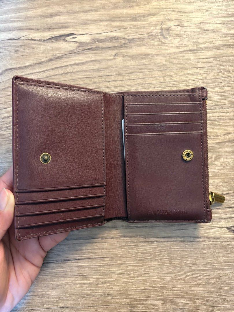 Charles & Keith Quilted Wallet (Category: Wallets & Card holders) located in Cainta. Submitted by joy-eux (Listing ID 1415807144, Image 3). Description: With box and paper bag Very nice for bills and cards Has flaws on the corners Easy to bring .