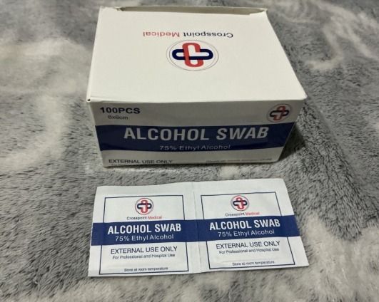 Crosspoint Alcohol Disinfecting Pads 100s per box (Category: Medical Supplies & Tools) located in Quezon City. Submitted by andrea_dxs (Listing ID 1415633153, Image 1). Description: Crosspoint Alcohol Disinfecting Pads Single use alcohol wipes for skin cleansing Ready to use Absorbent fiber-free wipes Individually wrapped wipes Saturated with 70% Isopropyl Alcohol 70% Isopropyl Alcohol Essential for disinfecting the body of thermometers Antibacte