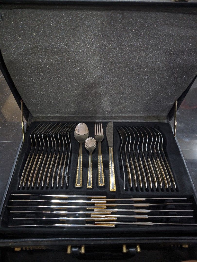 CS Tischkultur Solingen Germany Cutlery Set (Category: Dinnerware & Cutlery) located in Taguig. Submitted by nellaga11 (Listing ID 1415770797, Image 1). Description: - Authentic CS Tischkultur Solingen (Germany). - Includes a certificate of authenticity. - 24 Karat Gold Plated - 100% original - Negotiable Price! 📦 Delivery/Meet up 📍 Taguig City 🛵Shipping Available (buyer's expense).