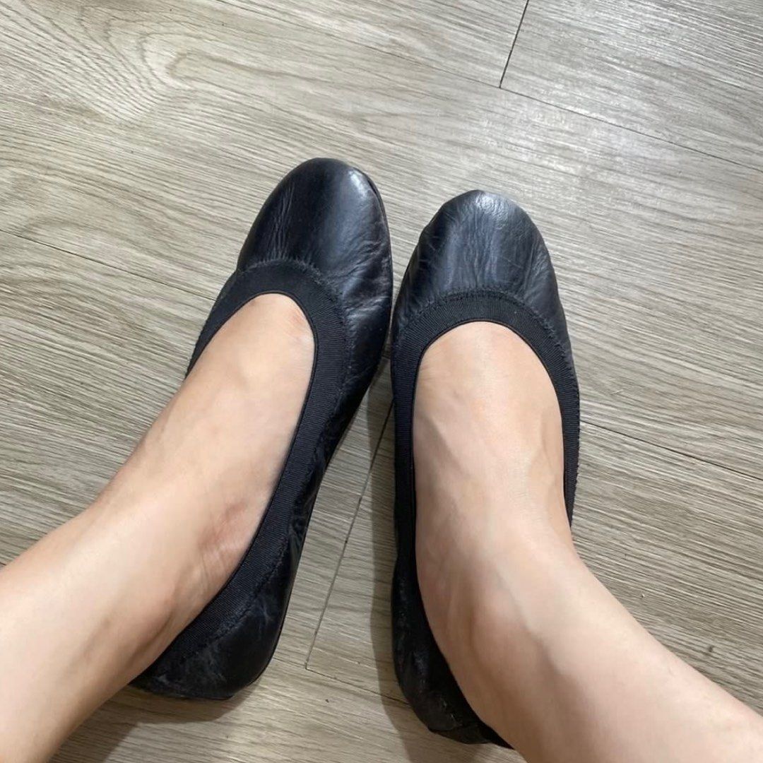 EFFEGI black ballet flat shoes size 7 (Category: Flats & Sandals) located in Manila. Submitted by miwipoppins (Listing ID 1415808126, Image 3). Description: size 7 used once super comfy and perf for very long walks!! .