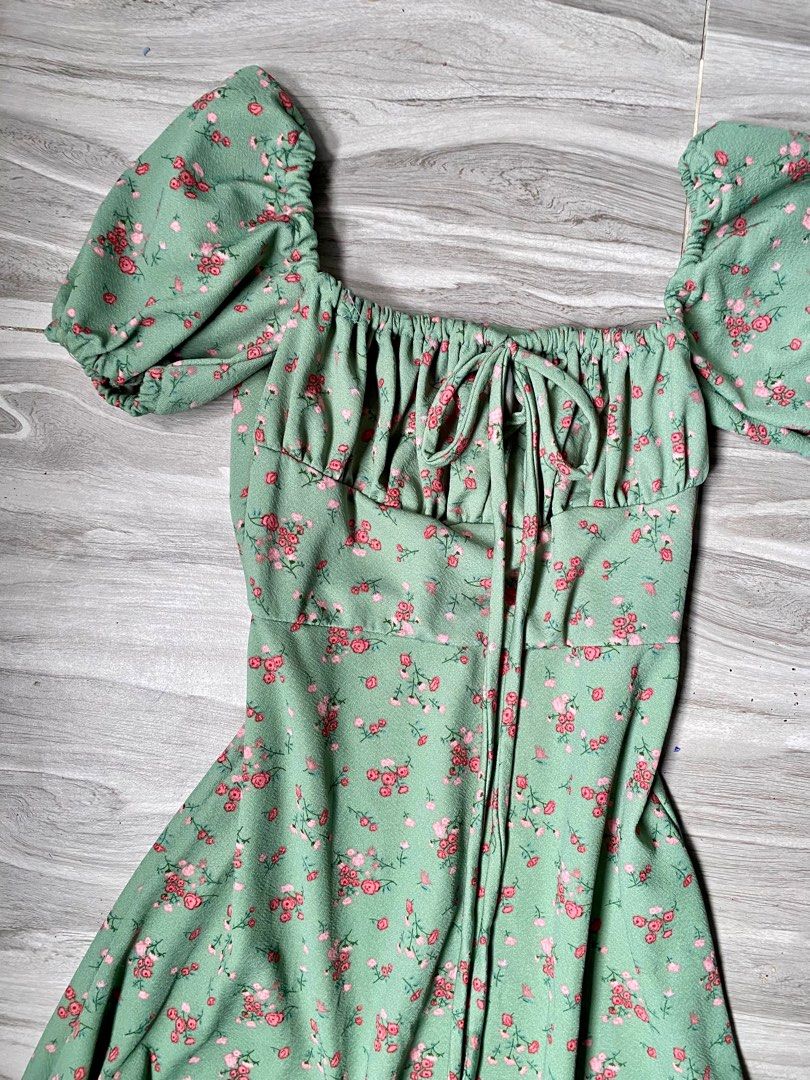 Floral Puff Sleeve Dress (Category: Dresses) located in Manila. Submitted by dearcarylle (Listing ID 1415699314, Image 2). Description: code: 031 floral puff sleeve dress size: xs-m ₱180.