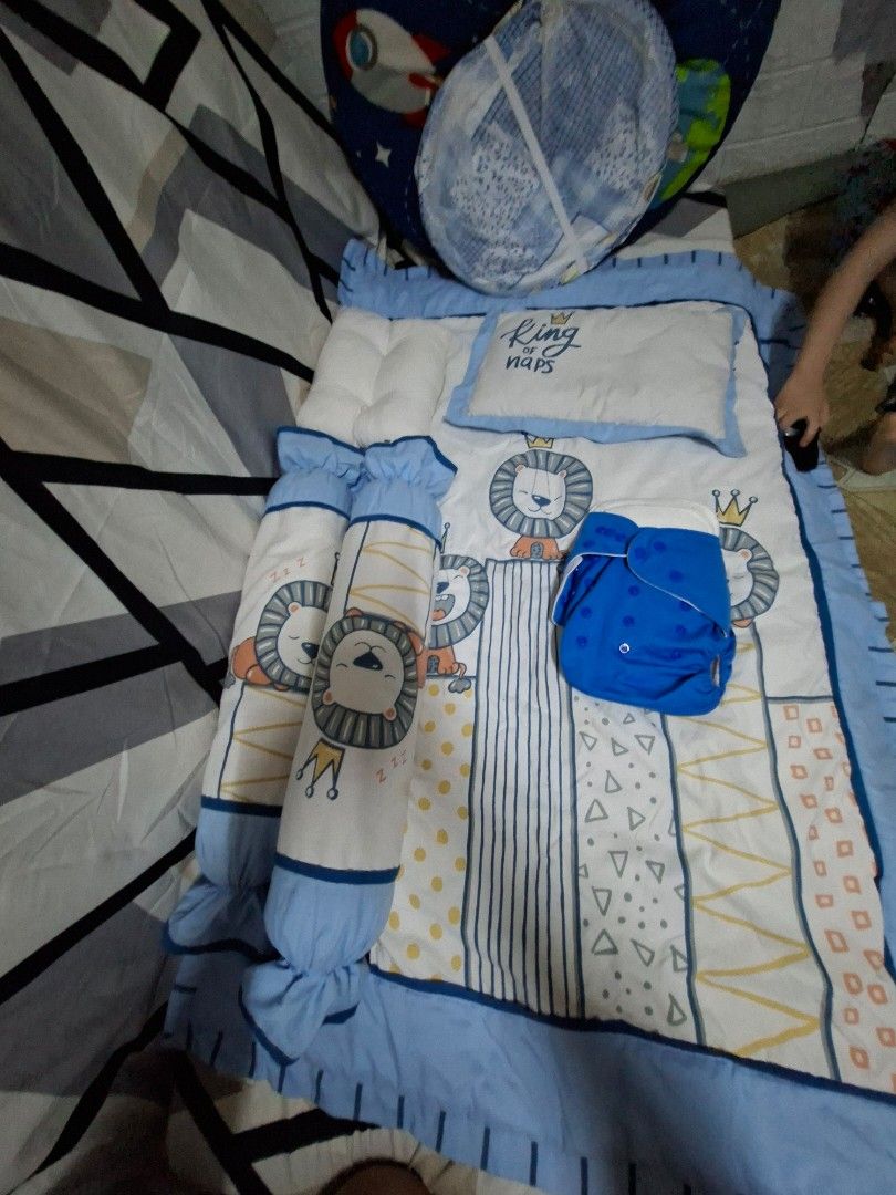 FOR TAKE ALL (Category: Bed Guards) located in Navotas City. Submitted by alexxiinne (Listing ID 1415638235, Image 3). Description: For take all Baby bed 1999 srp Mosquito net for baby Reusable diaper Nursing pillow.