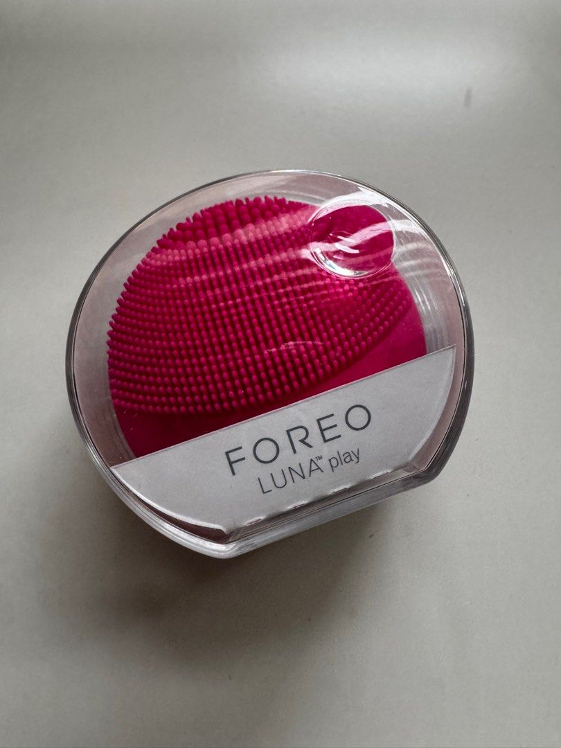 Fore Luna Play - Fuchsia (Category: Face Care) located in Quezon City. Submitted by mkr888 (Listing ID 1415659273, Image 1). Description: Hi! Selling my authentic Foreo Luna Play. Brand new, unopened, and never been used. Bought in the US. Price is slightly negotiable :) Payment method: Gcash/Maya Thank you! :).