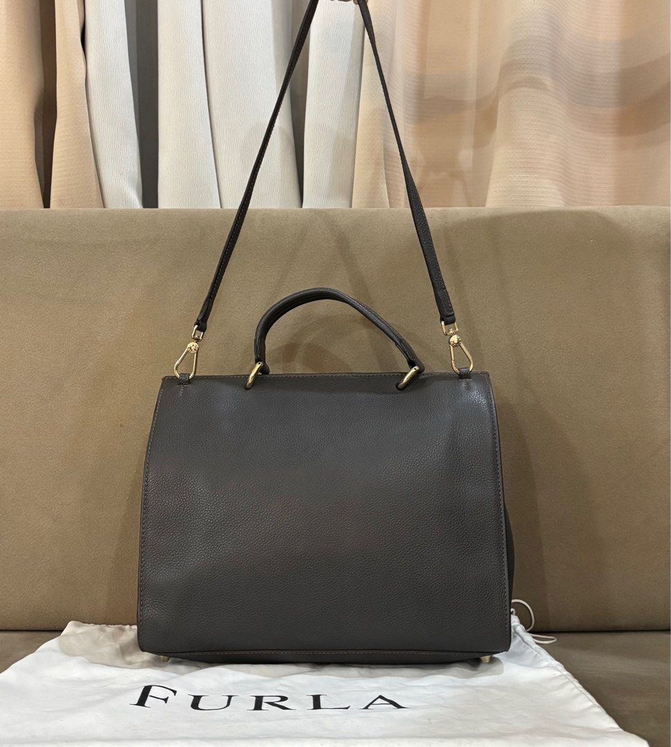 Furla Top Handle Satchel (Category: Luxury Bags & Wallets) located in Paranaque City. Submitted by katlouieleandicho (Listing ID 1415643348, Image 3). Description: 💯Authentic 10/10 condition .