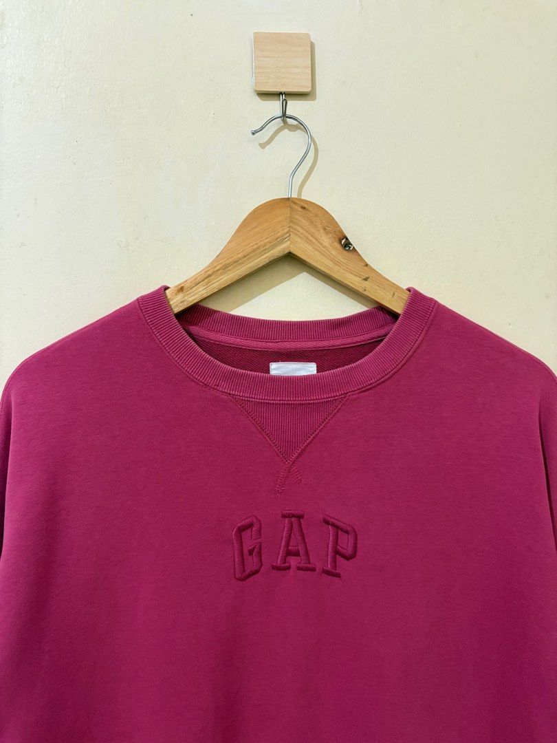 GAP EMBROIDED MINI ARCH (Category: Coats, Jackets and Outerwear) located in Pasig City. Submitted by 2ftythrift (Listing ID 1415796438, Image 2). Description: Length: 27 Width: 23 Issue/s: none.
