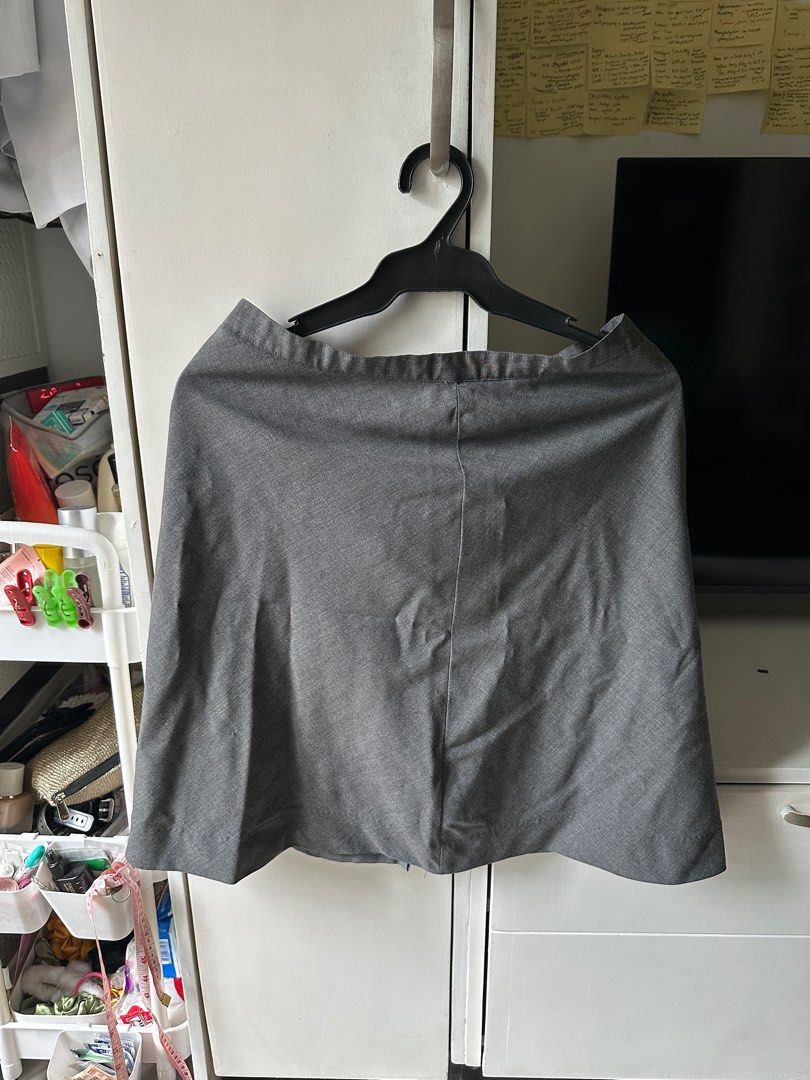 Gray grey A line skirt (Category: Skirts) located in Manila. Submitted by patty_2021 (Listing ID 1415692506, Image 1). Description: Waist 77cm Length 170cm M-L.