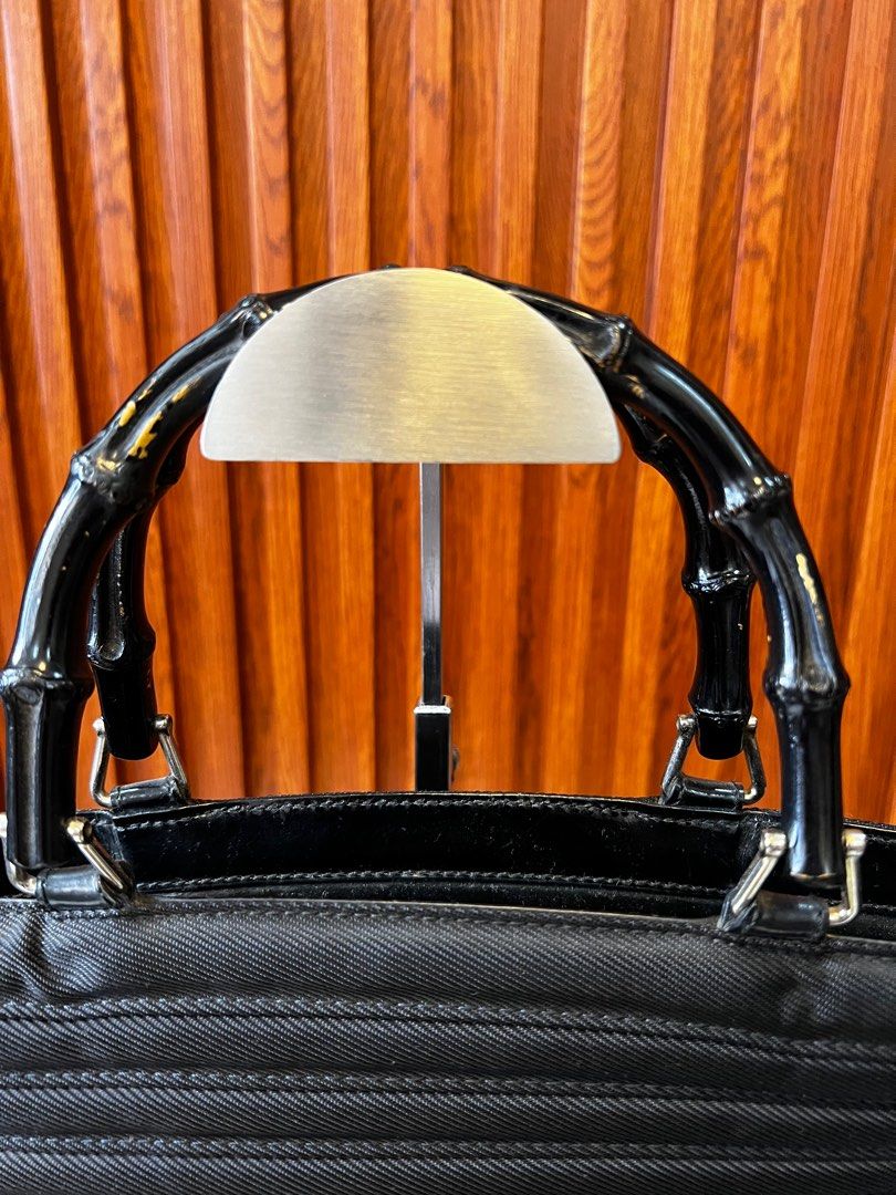 Gucci Tote Bamboo (Category: Luxury Bags & Wallets) located in Mandaluyong City. Submitted by AvekLuxuriesPh2020 (Listing ID 1415751287, Image 2). Description: ✔️Actual photo, Not AI ✔️Item Onhand ‼️Kindly note that this is a preloved item. It has been gently used, so there may be minimal signs of wear. We encourage buyers to manage expectations accordingly. We appreciate you💕.