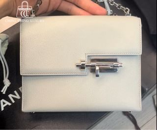 （分類：）位於 。 由 chingchingluxury 提交（商品編號 1364743092，圖片 1）。簡介： 。