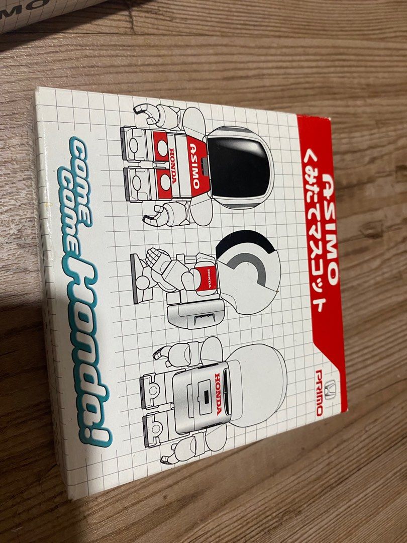 Honda Asimo Collectible Robot (Category: Vehicle & Diecast Models) located in Manila. Submitted by avrilarqu43176 (Listing ID 1415810715, Image 2). Description: Honda Asimo.