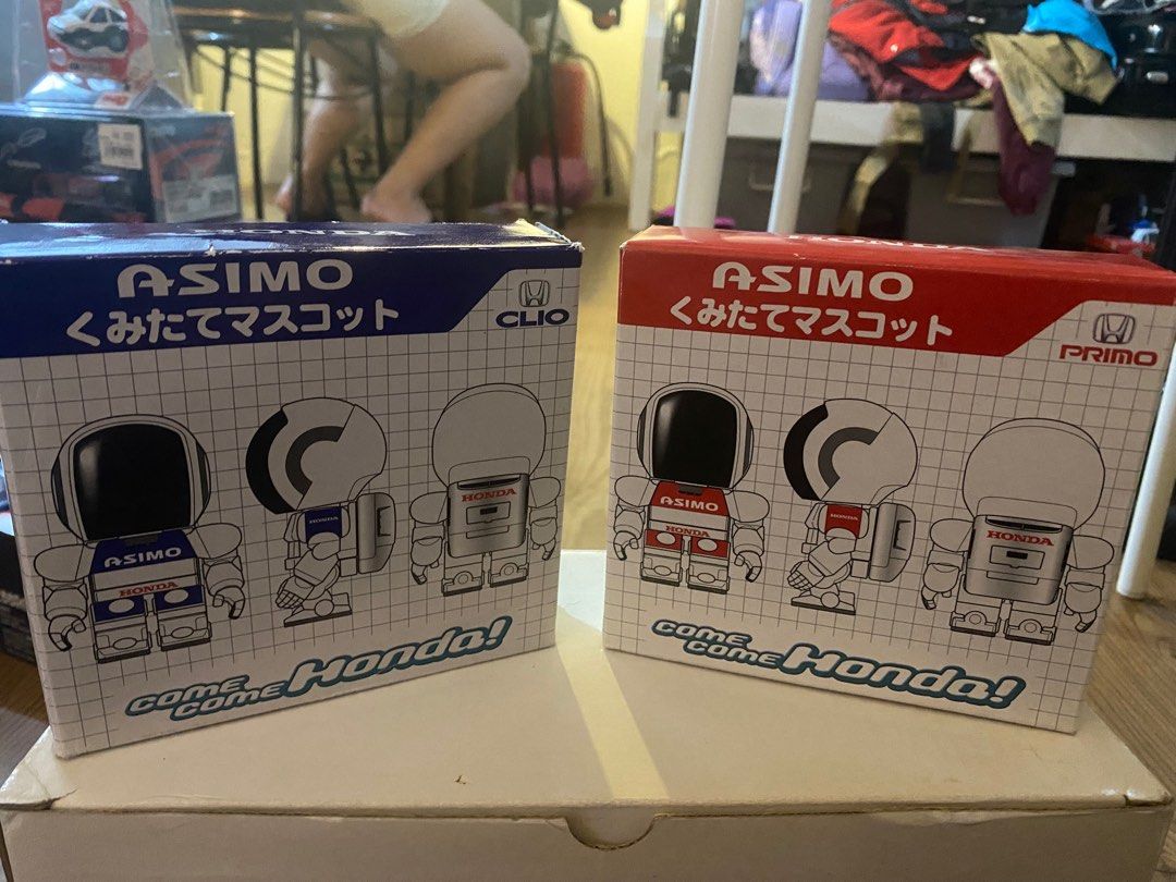 Honda Asimo Collectible Robot (Category: Vehicle & Diecast Models) located in Manila. Submitted by avrilarqu43176 (Listing ID 1415810715, Image 3). Description: Honda Asimo.