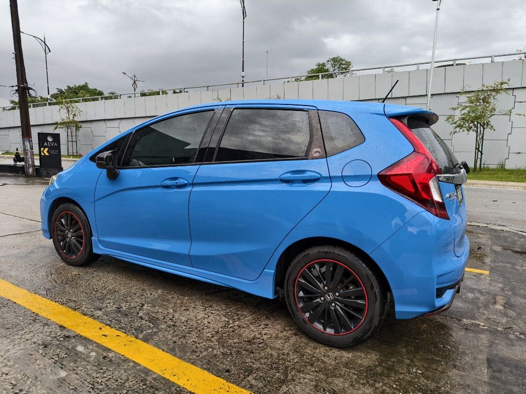 Honda Jazz 1.5 RS (M) (Category: Used Cars) located in Singapore. Submitted by bobthe11th (Listing ID 1368429899, Image 1). Description: rare manual gk5. even rarer Boost Blue FL5 paintwork! 6 speed gearbox. road tax paid till Aug 2026. good fuel consumption, easy to drive, 3/4 tank 500km. Cruise control, keyless entry, push start button. service every 10k with Motul engine oil. wear and tear done: shock absorber, steering rack, clutch, front con