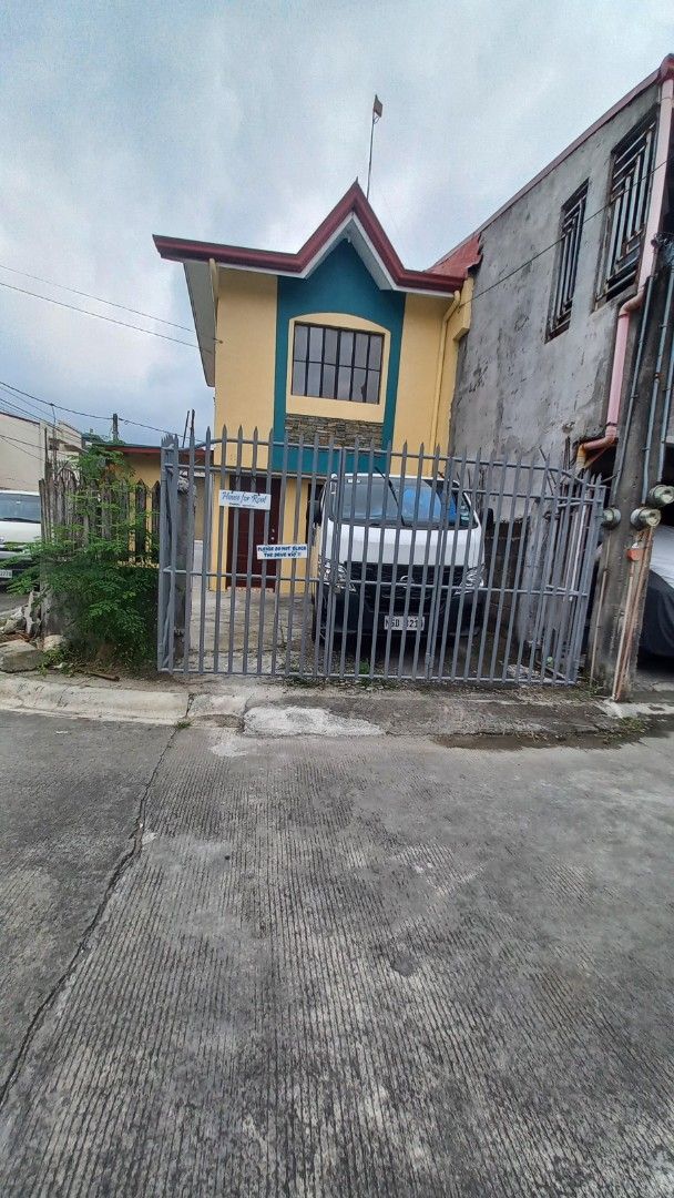 House for Rent (Category: House & Lot) located in Cavite. Submitted by rspascua2011 (Listing ID 1415772926, Image 1). Description: House for Rent 2 storey , 2 bedroom , 1 living room, 1 kitchen area, 1 bathroom @ Dreamville VI , Anabu 1-E, Imus Cavite Walking distance from Aguinaldo Hi-way and pwede ding mag pedicab, malapit sa mga bilihan ng pagkain Note: parking not available, because our Van are parked there please Chat or Call 09690575784.