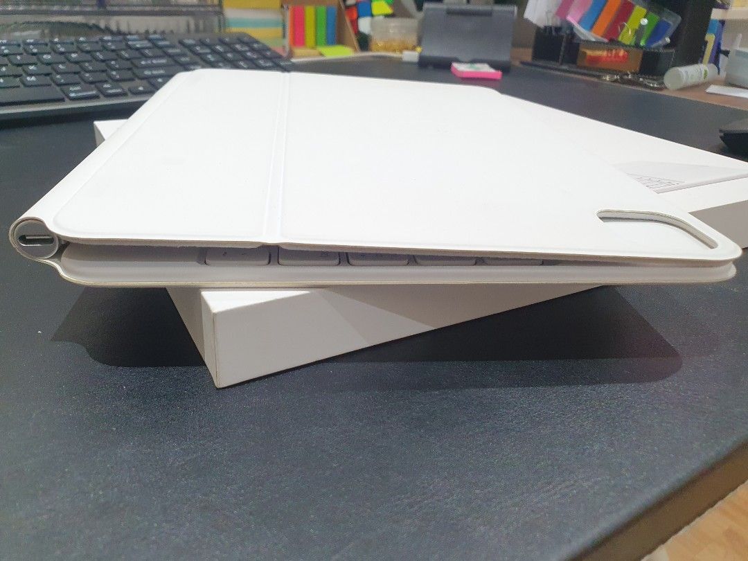 iPad Magic Keyboard (Category: Computer Keyboard) located in Kuala Lumpur. Submitted by 2ndChanceItems (Listing ID 1415769331, Image 3). Description: - Apple iPad Magic Keyboard - Clean, modern design - White color - Enhances iPad productivity - Can be use for iPad Air 4th Gen, iPad Pro 11" - Lightly used, selling it as not using it much, prefer desktop .