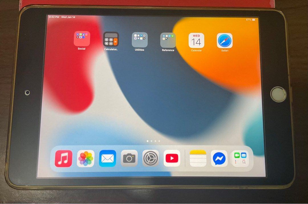 Ipad mini 4 128gb (Category: iPad) located in Quezon City. Submitted by jumpystreet (Listing ID 1415745396, Image 1). Description: Ipad mini 4 128gb. No issues. Item is good. Inclusions: Box, Ipad case, screen protector and charger.