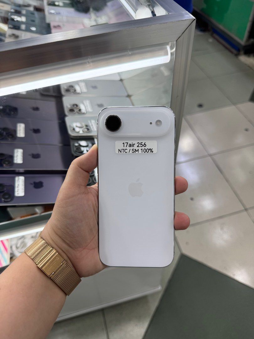 Iphone 17 Air 256gb Smartlocked NTC No issue (Category: iPhone 17 Series) located in San Juan City. Submitted by keannagadgetph (Listing ID 1415782525, Image 2). Description: Available Units for today's POST! Iphone 17Air / 256gb / FU / Complete / 100% BH - any colors available (price may vary) - good condition - 99% Makinis - Good battery - no issue / repair - NTC Variant ~ Accepting SWAP / TRADE IN / INSTALLMENT / BINTA UNIT ~ CASH ON DELIVERY 