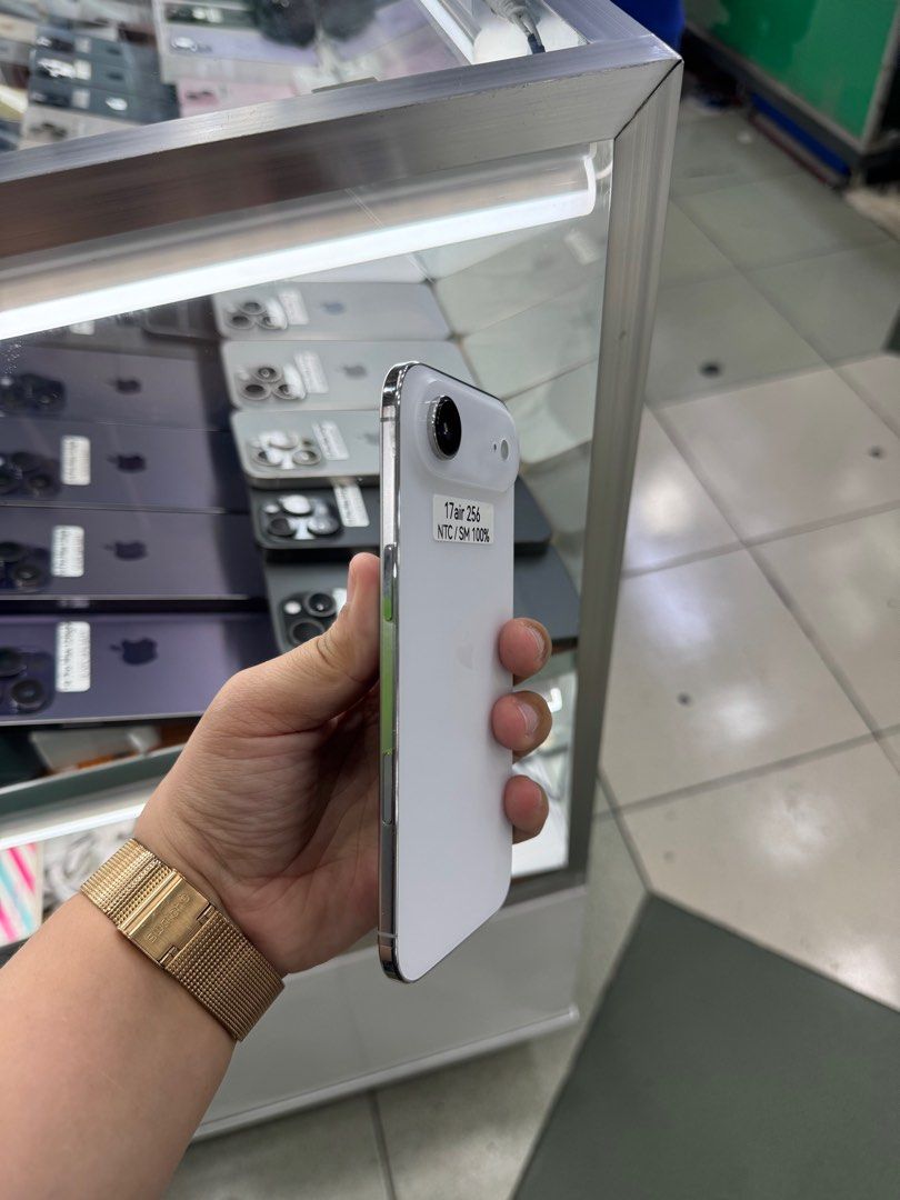 Iphone 17 Air 256gb Smartlocked NTC No issue (Category: iPhone 17 Series) located in San Juan City. Submitted by keannagadgetph (Listing ID 1415782525, Image 3). Description: Available Units for today's POST! Iphone 17Air / 256gb / FU / Complete / 100% BH - any colors available (price may vary) - good condition - 99% Makinis - Good battery - no issue / repair - NTC Variant ~ Accepting SWAP / TRADE IN / INSTALLMENT / BINTA UNIT ~ CASH ON DELIVERY 