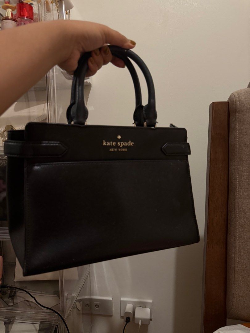Kate Spade New York Black Handbag (Category: Luxury Bags & Wallets) located in Manila. Submitted by heysoulsissy (Listing ID 1415792815, Image 1). Description: .