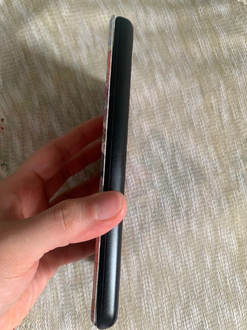 Kindle 2019 10th Generation Book Case (Category: Cases & Sleeves) located in Cebu City. Submitted by maderrr (Listing ID 1415658064, Image 3). Description: URGENT SELLING!! 🎈🎈🎈 Kindle 2019 10th Generation Book Case 500.00php + SF. last price posted. 🌻 Colors: multi-color Condition: 10/10 Selling due to no use. Please! Kindly! Check the photos with measurements to ensure accuracy. Buy at your own risk since it didn’t fit mine but may fit some 