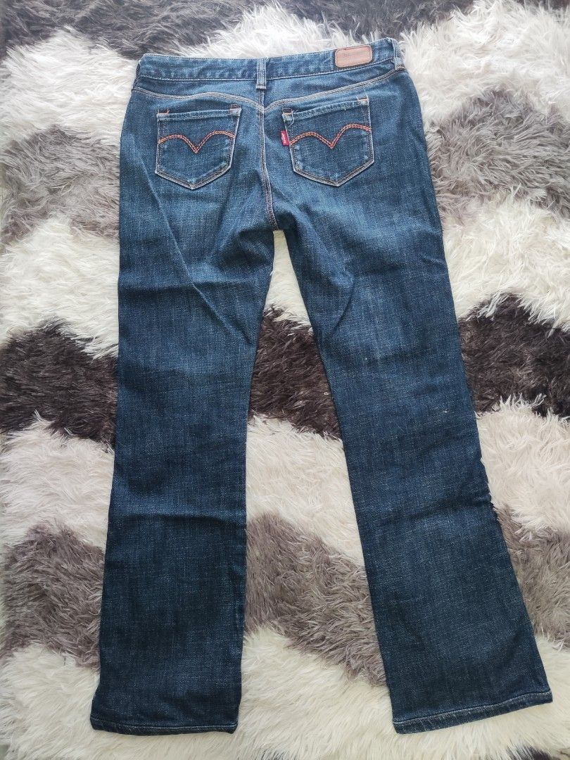 Levi's Bootcut Jeans W27 L32 (Category: Jeans) located in Angeles City. Submitted by cfc23 (Listing ID 1415637445, Image 2). Description: - Authentic Levi's bootcut jeans in a classic dark wash - See photos for measurements - Waist 27 on tag - Boot cut 📍 Shipping fee c/o buyer 📍 MOP: BPI or Gcash ❌ No meet ups.
