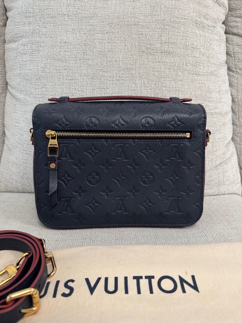 LV METIS (Category: Luxury Bags & Wallets) located in Taguig. Submitted by signature.goods (Listing ID 1415690891, Image 2). Description: .
