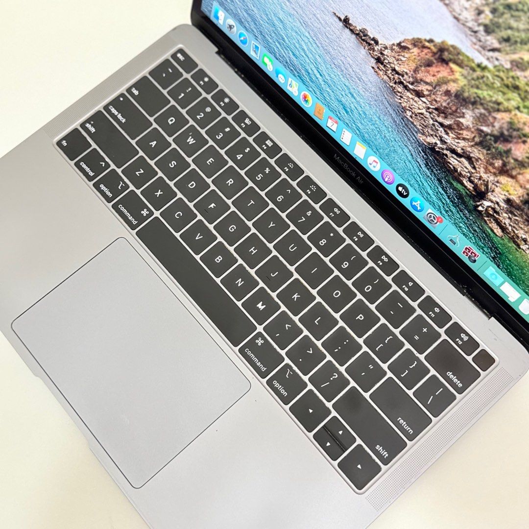 MacBook Air Retina 2018 (13inch) (Category: Laptops & Notebooks) located in Manila. Submitted by authentechgadgets (Listing ID 1415814176, Image 2). Description: Macbook Air Retina 2018 (13inch) • Intel Core i5 ~ 1.6ghz • Intel UHD Graphics 617 • 8gb Memory Ram • 128gb SSD Storage • Backlit Keyboard • 13.3-inch (2560 x 1600) • With Touch ID • Good for School, Office, Photo Editing, and etc… • All Ports and Keys are Working Properly • It Comes wit