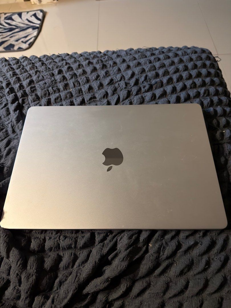 MacBook Air M3 15-inch (Category: Laptops & Notebooks) located in Manila. Submitted by kimxyrus1584951 (Listing ID 1415736504, Image 2). Description: MacBook Air 15-inch (M3, 2024) Silver, 8CPU-10GPU-8GB-256GB 97% Battery Health Inclusions: Device Original Charger Box Bag Pwede I deliver around Cavite, Laguna, NCR basta hindi barat :) Brought Last March. Sobrang kinis almost 1yr na pero di gaano bumaba ang Battery health kasi super alaga. May dis