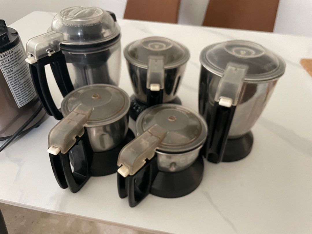 Mixer Grinder (Category: Juicers, Blenders & Grinders) located in Singapore. Submitted by truebird-5124c4 (Listing ID 1415744213, Image 2). Description: .