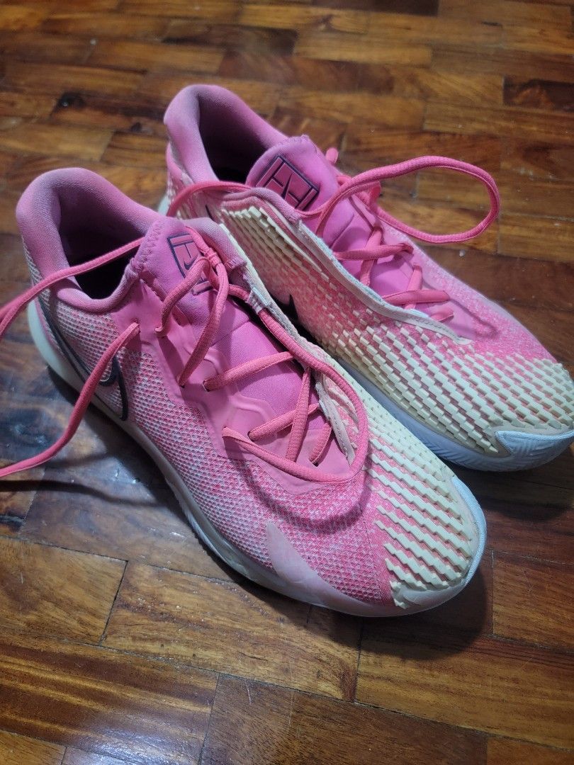 Nike Rafa cage 4 size US 9 mens (Category: Sneakers) located in Las Pinas. Submitted by inovation01 (Listing ID 1415779309, Image 3). Description: Nike rafa cage 4 tennis shoes size us 9 mens rfs: declutter - Some wear on soles.