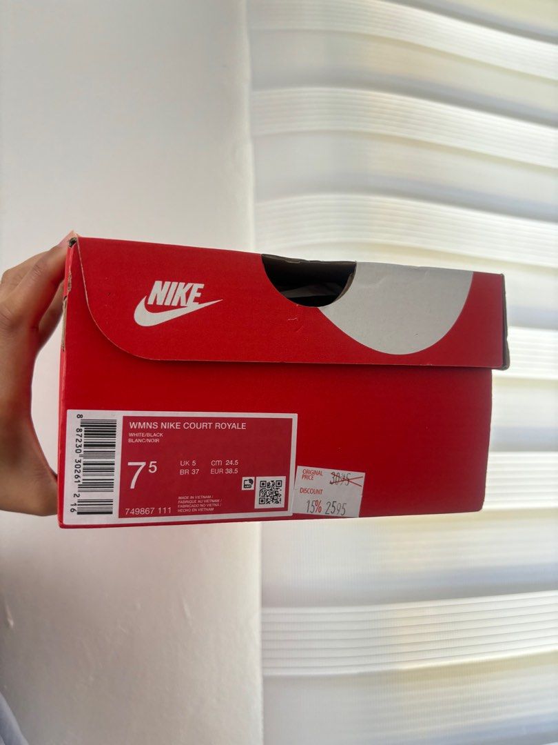 Orig Nike Sneakers like Stan Smith (Category: Sneakers) located in Calamba. Submitted by sunbeamy (Listing ID 1415664321, Image 3). Description: Orig unused Us 7.5 Eur 38.5.