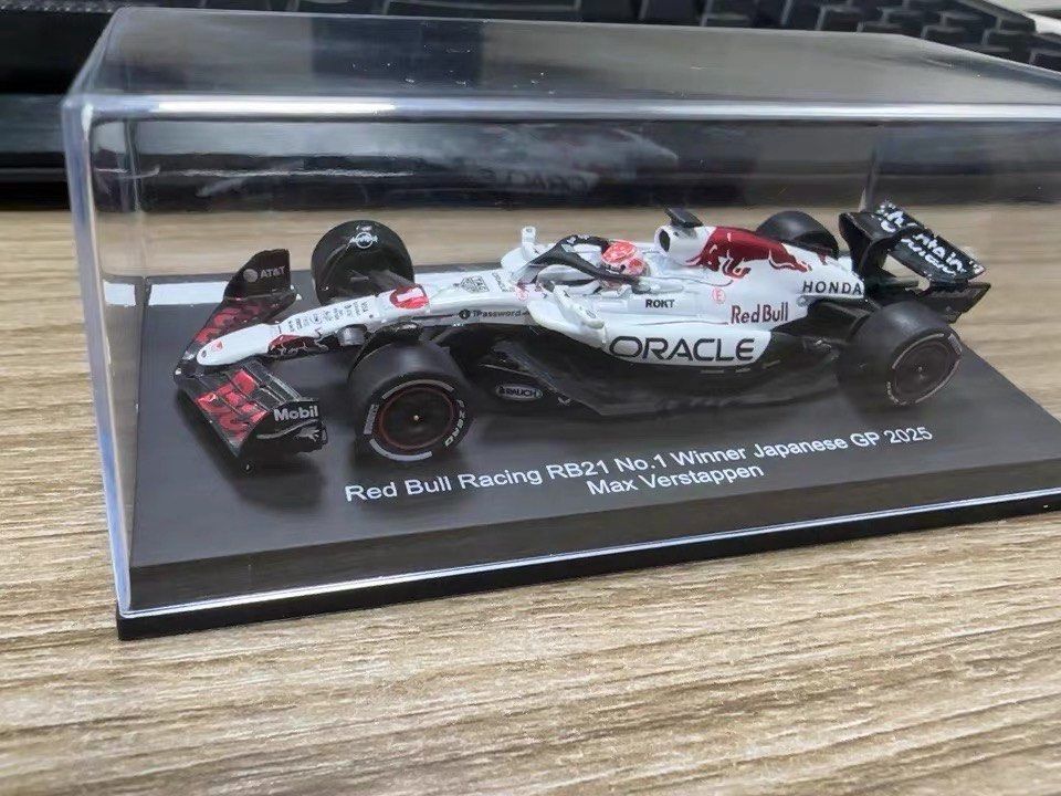 SPARK 1/64 Red Bull Racing RB21 No.1 Winner Japanese GP 2025